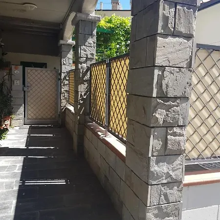 Cove - - 5 Terre Apartment